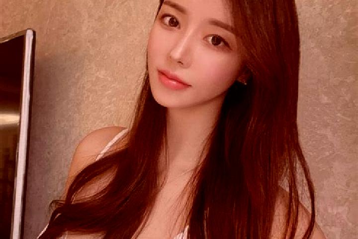Olivia, 34 — Escort in Kuangsan, Indonesia