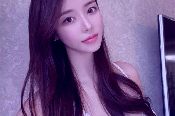 Olivia, 34 — Escort in Shuangshan, China