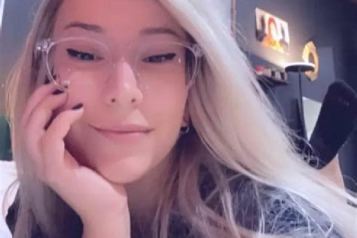 Olivia, 35, a blonde amber-eyed mixed companion based in Bad Aussee. Offering Party Girl, Roleplay, Tantra, Overnight. Available for incall and outcall, over...
