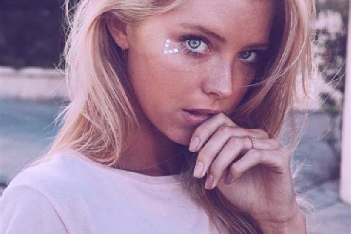 Olivia, 35, a blonde blue-eyed asian companion based in Vega del Sol. Offering 69, Erotic Massage, OWO. Available for incall and outcall, day and evening dates.