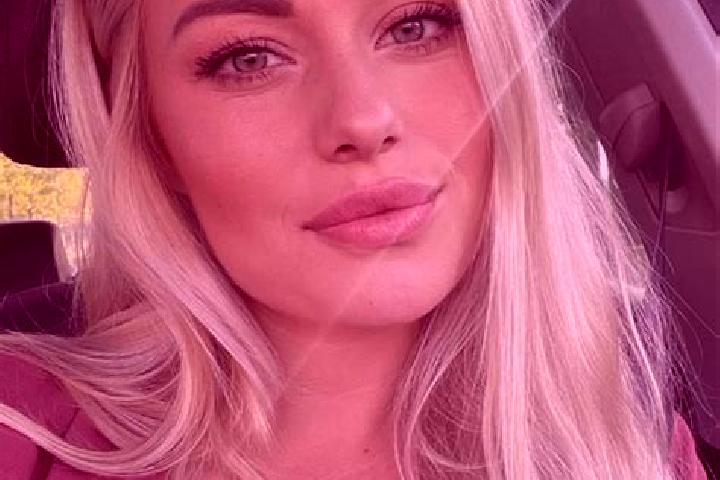 Olivia, 35, a blonde hazel-eyed middle eastern companion based in Kastella. Offering Domination, Striptease, OWO, BDSM. Available for incall and outcall, ove...