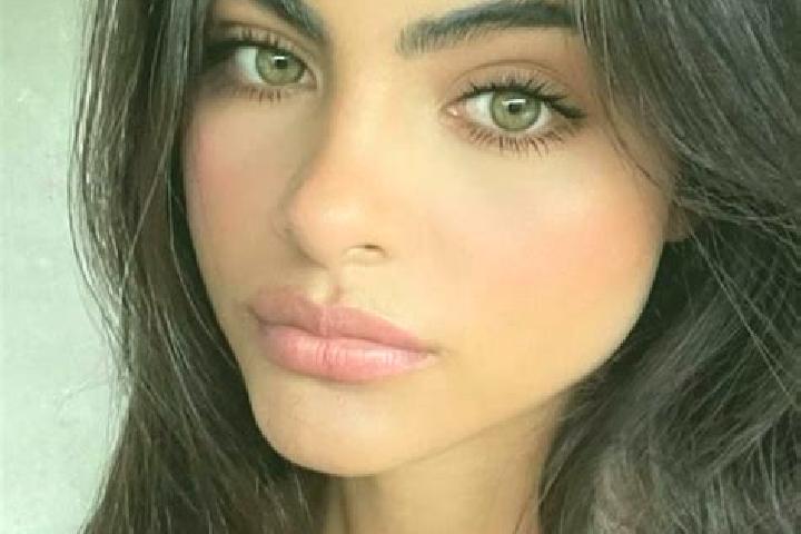 Olivia, 35, a brunette green-eyed latina companion based in Sindor. Offering Dinner Date, Duos, GFE, Girlfriend Experience, Prostate Massage. Available for i...