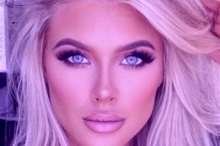 Olivia, 35, a platinum blonde green-eyed middle eastern companion based in El Espinillo. Offering Duos, Striptease, Domination. Available for incall and outc...