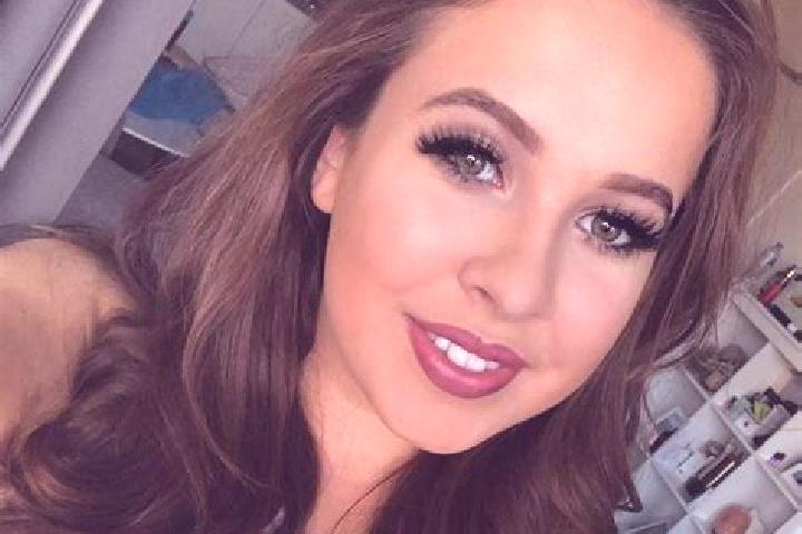Olivia, 35, a red brown-eyed slavic companion based in Maniowy. Offering GFE, Party Girl, Striptease, CIM, Erotic Massage. Available for incall and outcall, ...