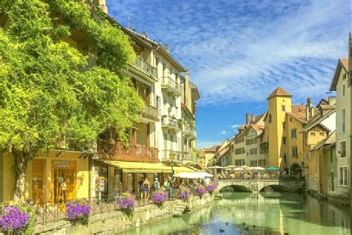 Olivia, 35 — Escort in Champsac, France