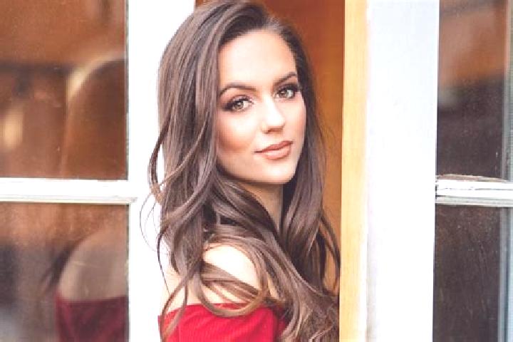 Olivia, 35 — Escort in Hundon, United Kingdom