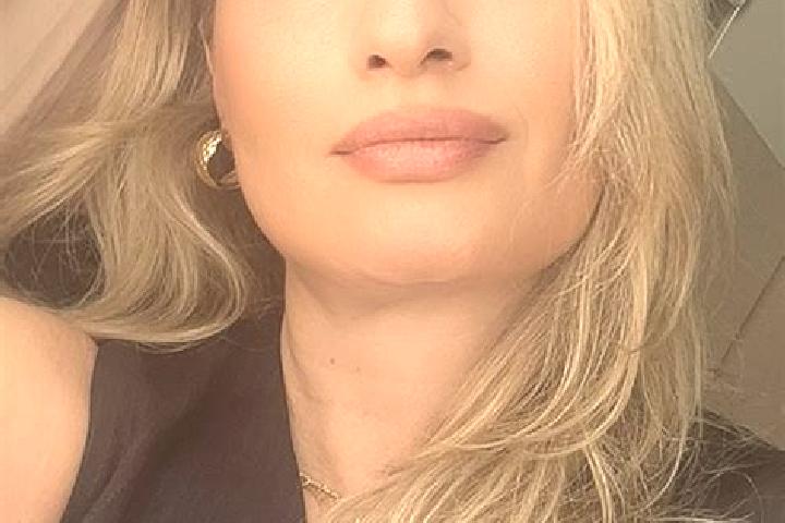 Olivia, 35 — Escort in Rochegude, France
