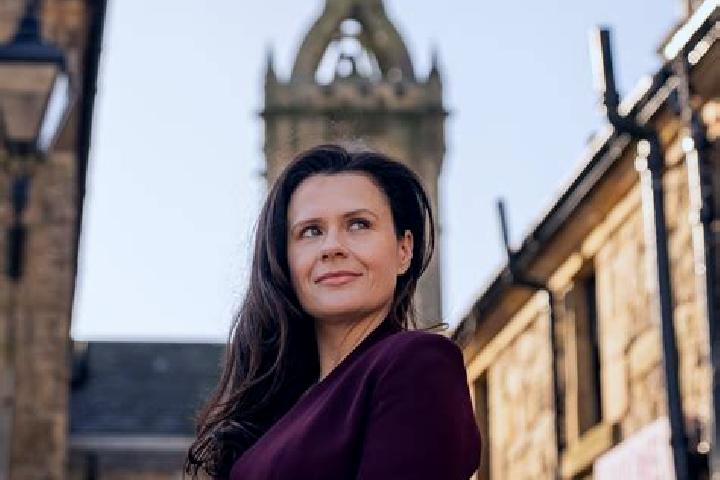 Olivia, 35 — Escort in West Kilbride, United Kingdom