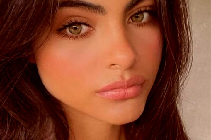 Olivia, 36, a brunette dark-eyed latina companion based in Hangbu. Offering Striptease, Travel Companion, A-Level. Available for incall and outcall, overnigh...