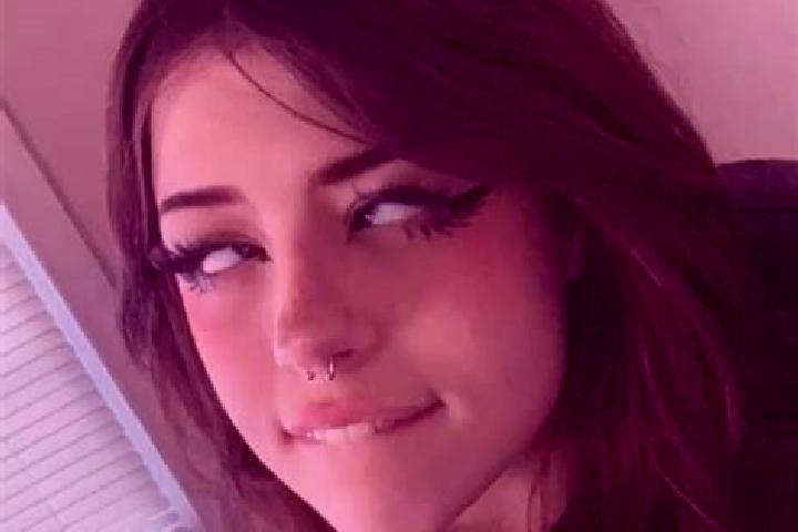 Olivia, 36, a red dark-eyed mixed companion based in Mesrutiyet. Offering Striptease, Duos, Domination, OWO. Available for incall and outcall, day and evenin...