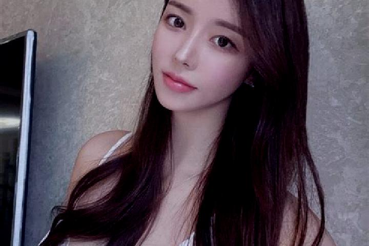 Olivia, 36 — Escort in Jiangping, China