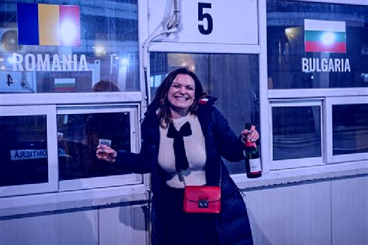 Olivia, 36 — Escort in Viperesti, Romania