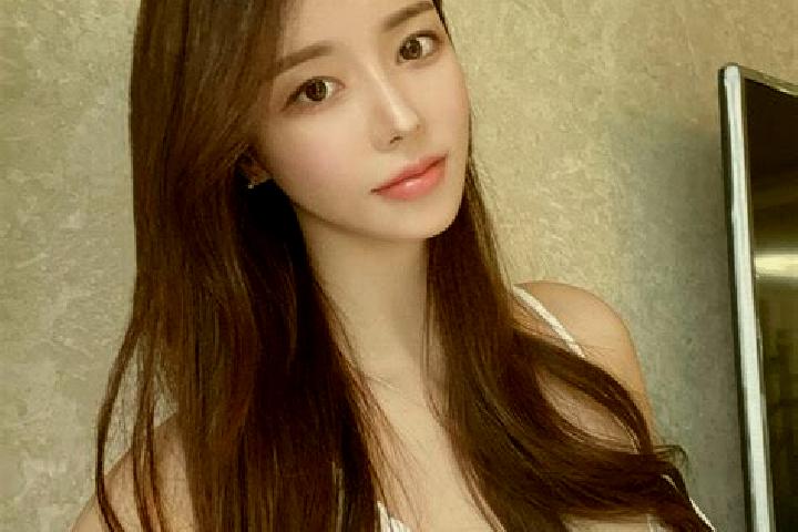 Olivia, 37 — Escort in Zangjiazhuang, China