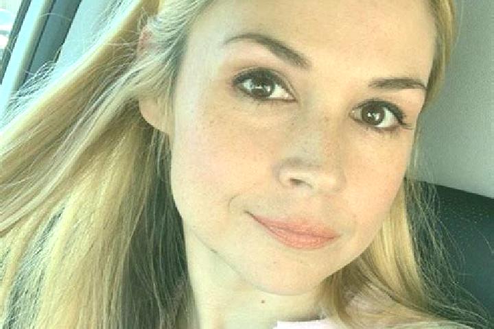Olivia, 38, a dark blonde hazel-eyed caucasian companion based in Miahuatlan de Porfirio Diaz. Offering Travel Companion, Erotic Massage, Domination. Availab...