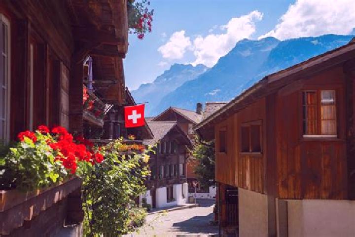 Olivia, 38 — Escort in Alpthal, Switzerland