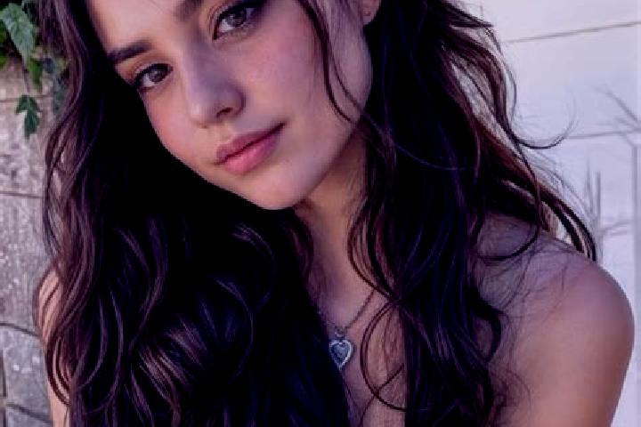 Olivia, 39, a auburn amber-eyed latina companion based in Haire Lao. Offering Prostate Massage, Overnight, OWO. Available for incall and outcall, overnight b...
