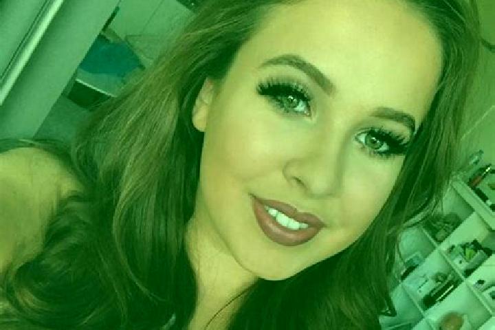 Olivia, 39, a auburn amber-eyed latina companion based in Magdalena Teitipac. Offering Dinner Date, Striptease, OWO, CIM. Available for incall and outcall, o...
