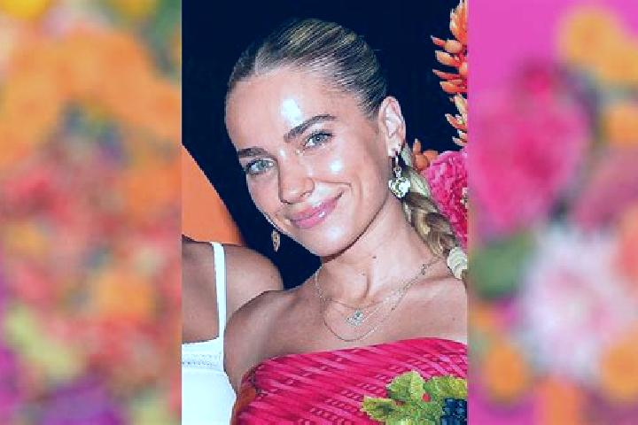 Olivia, 39, a chestnut amber-eyed latina companion based in Krajan Kidul Rojopolo. Offering A-Level, Girlfriend Experience, Duos, Massage, Party Girl. Availa...