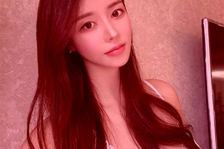 Olivia, 39 — Escort in Huya, China