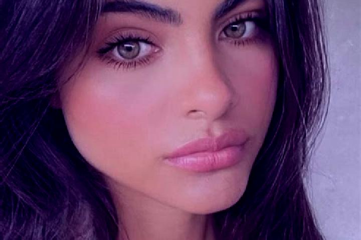 Penelope, 20, a black amber-eyed indian companion based in Taqian. Offering Erotic Massage, Overnight, Travel Companion. Available for incall and outcall, da...