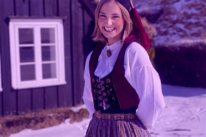 Penelope, 20 — Escort in Gardabaer, Iceland