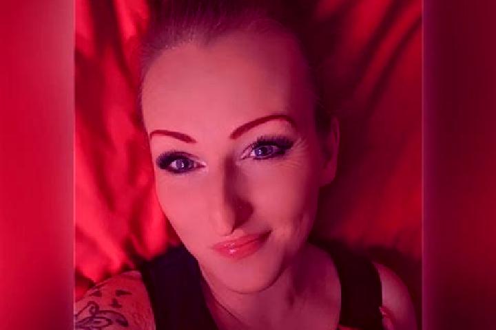 Penelope, 20 — Escort in Kroepelin, Germany