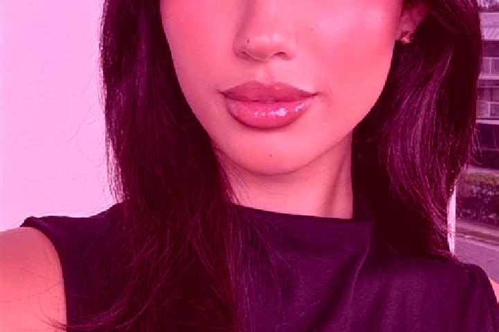 Penelope, 20 — Escort in Merii, Romania