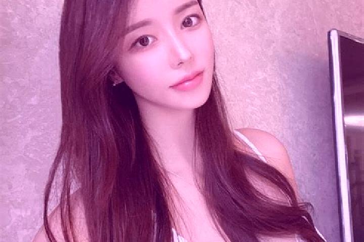 Penelope, 20 — Escort in Shaolian, China
