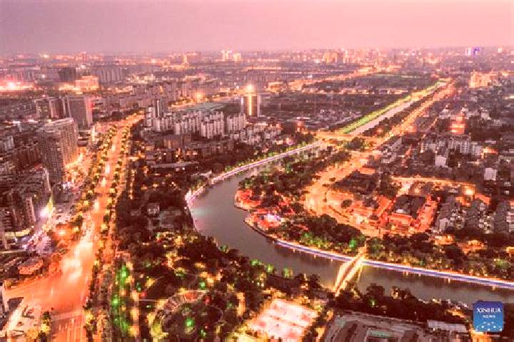 Penelope, 20 — Escort in Yangzhou, China