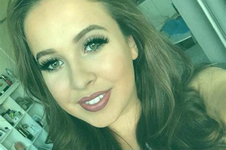 Penelope, 21, a auburn brown-eyed middle eastern companion based in Kahl am Main. Offering Couples, Party Girl, Massage. Available for incall and outcall, da...