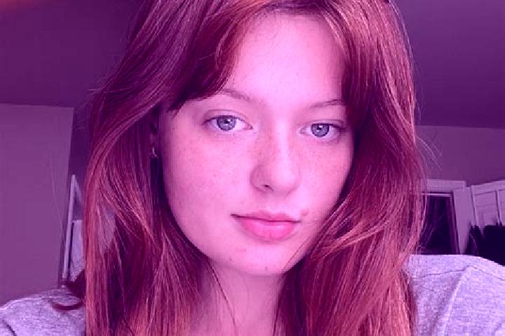 Penelope, 21, a auburn green-eyed caucasian companion based in Barendrecht. Offering A-Level, Fetish, Roleplay, OWO, Striptease. Available for incall and out...