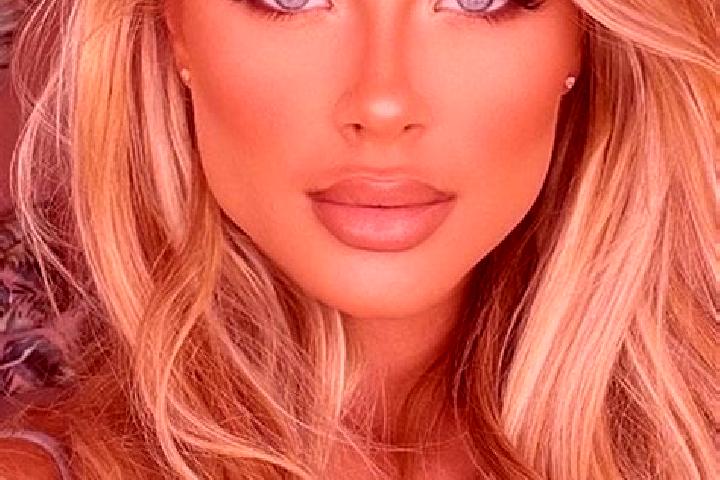 Penelope, 21, a blonde blue-eyed latina companion based in Binongsari. Offering Party Girl, 69, Duos. Available for incall and outcall, day and evening dates.