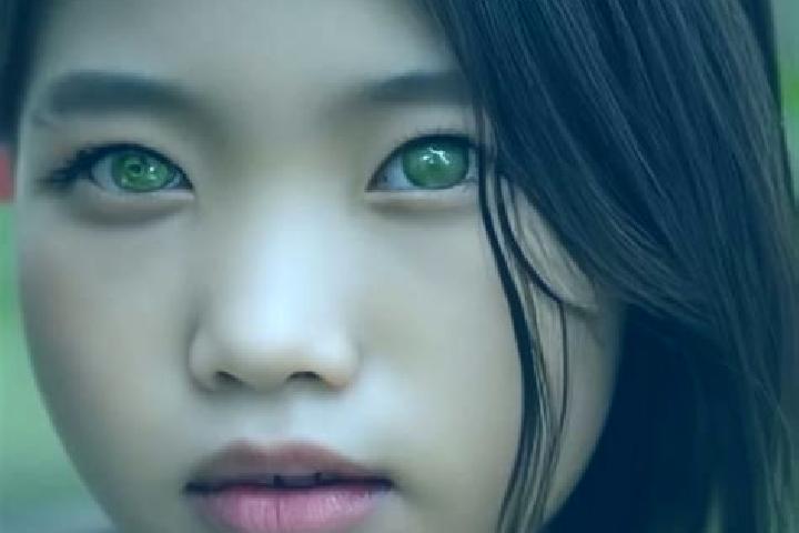 Penelope, 21, a dark blonde green-eyed asian companion based in Loctudy. Offering Striptease, Fetish, Massage, Couples. Available for incall and outcall, ove...
