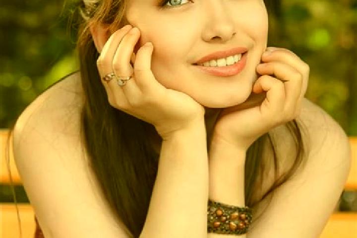 Penelope, 21, a red blue-eyed asian companion based in Elouges. Offering Couples, Party Girl, Massage. Available for incall and outcall, day and evening dates.