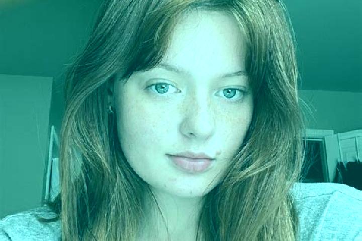 Penelope, 21, a red brown-eyed latina companion based in Muthupet. Offering Roleplay, A-Level. Available for incall and outcall, day and evening dates.