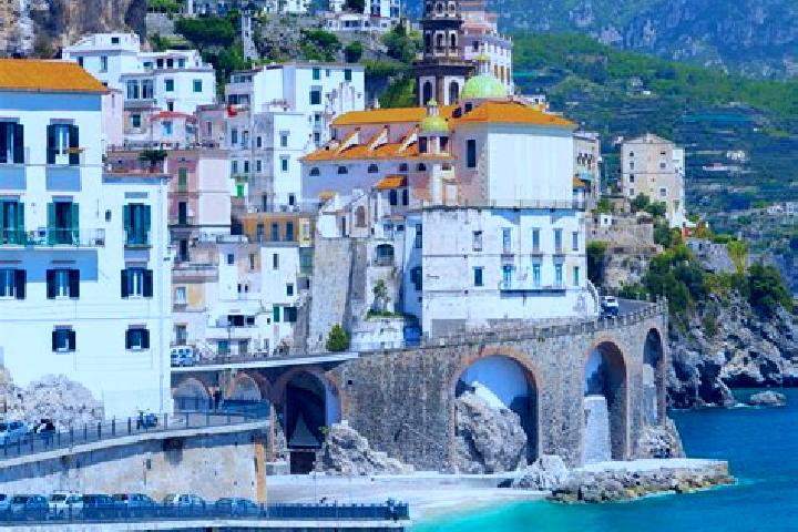 Penelope, 21 — Escort in Bettola, Italy