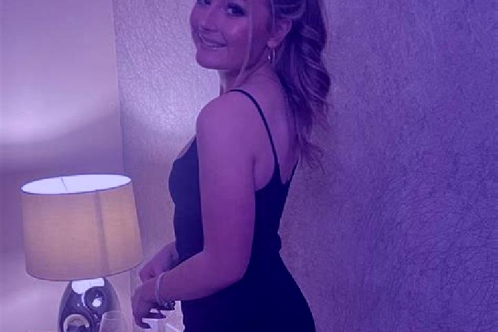 Penelope, 21 — Escort in Cumbernauld, United Kingdom