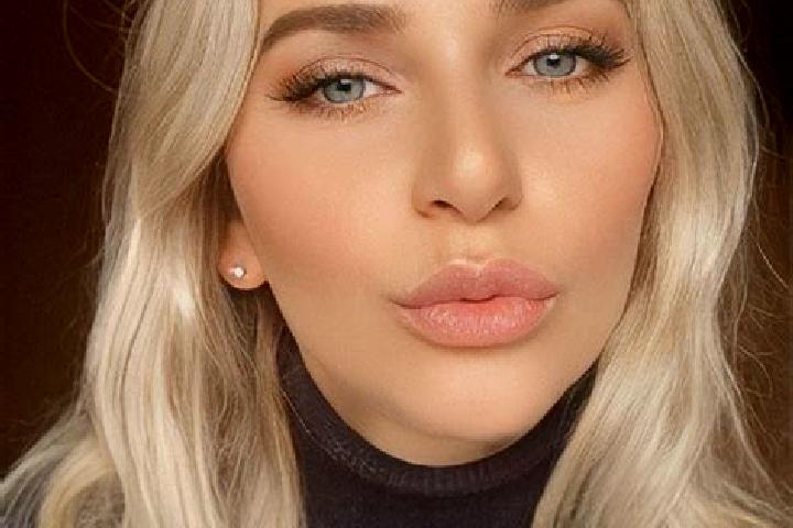 Penelope, 21 — Escort in Novoukrainka, Ukraine