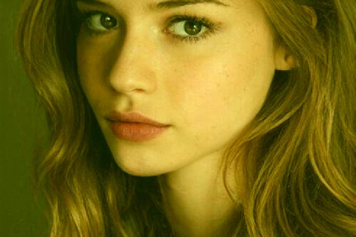 Penelope, 22, a auburn hazel-eyed caucasian companion based in Pilismarot. Offering Striptease, Erotic Massage, CIM. Available for incall and outcall, day an...