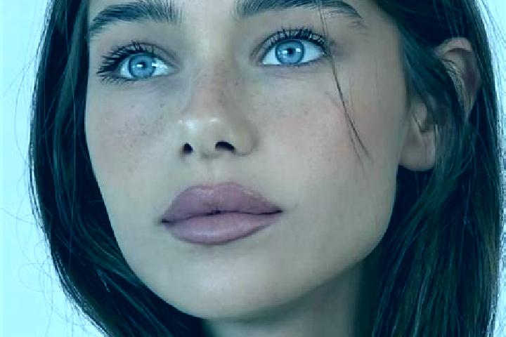 Penelope, 22, a brunette brown-eyed caribbean companion based in Diadi. Offering Couples, Girlfriend Experience. Available for incall and outcall, day and ev...