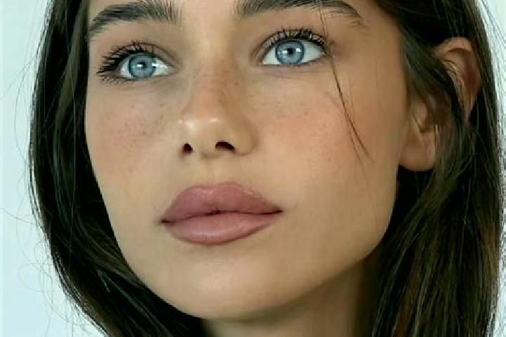 Penelope, 22, a brunette brown-eyed caucasian companion based in Botawa. Offering BDSM, Travel Companion, Girlfriend Experience, Overnight. Available for inc...