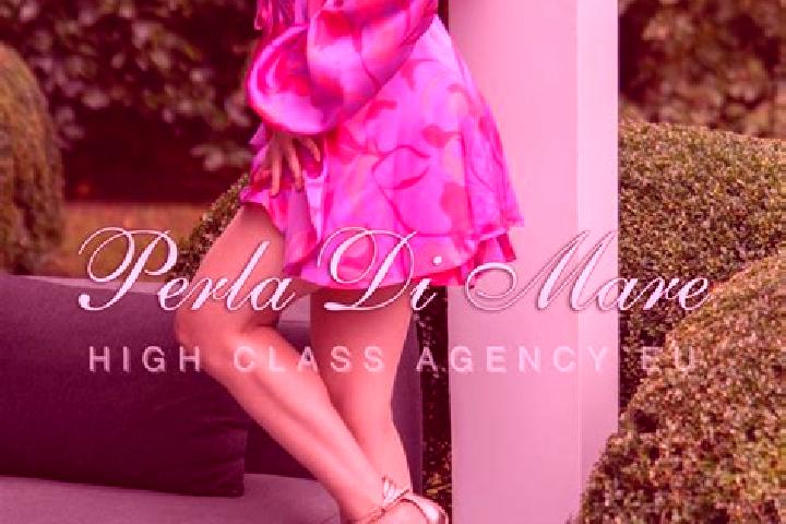 Penelope, 22 — Escort in Cheveresu Mare, Romania