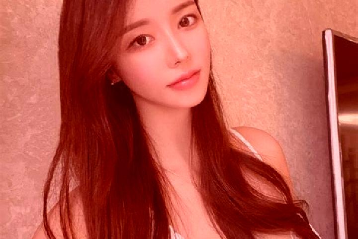 Penelope, 22 — Escort in Wenjiangsi, China
