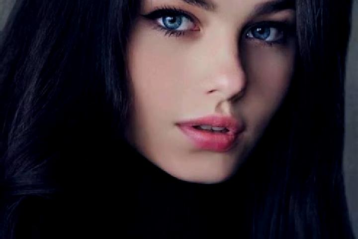 Penelope, 23, a auburn dark-eyed slavic companion based in Monleale. Offering Erotic Massage, A-Level, Tantra. Available for incall and outcall, overnight bo...