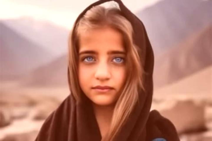 Penelope, 23, a blonde amber-eyed middle eastern companion based in Codissago. Offering Roleplay, Fetish, Erotic Massage. Available for incall and outcall, d...