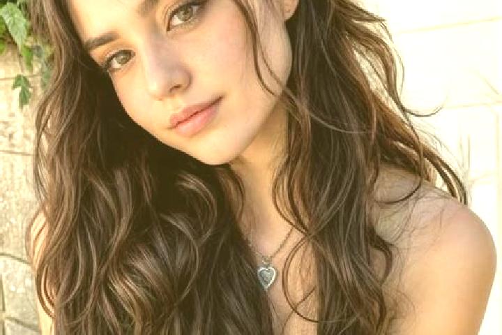 Penelope, 23, a brunette hazel-eyed middle eastern companion based in Shahrak. Offering Overnight, Travel Companion, Massage, Domination, Dinner Date. Availa...