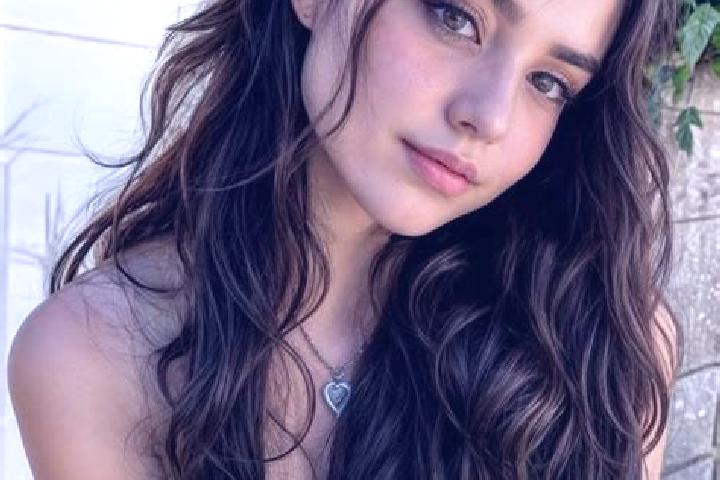 Penelope, 23, a brunette hazel-eyed slavic companion based in Coober Pedy. Offering A-Level, Striptease, Tantra. Available for incall and outcall, overnight ...