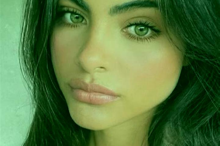 Penelope, 23, a chestnut dark-eyed indian companion based in Tomashivka. Offering Party Girl, GFE, BDSM. Available for incall and outcall, overnight bookings...