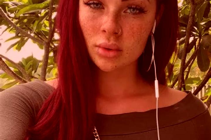 Penelope, 23, a red grey-eyed caribbean companion based in 7LC. Offering OWO, Fetish, Party Girl. Available for incall and outcall, day and evening dates.