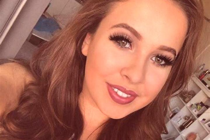 Penelope, 24, a auburn amber-eyed mediterranean companion based in Hoeflein. Offering A-Level, Striptease, Deep French Kissing, 69. Available for incall and ...